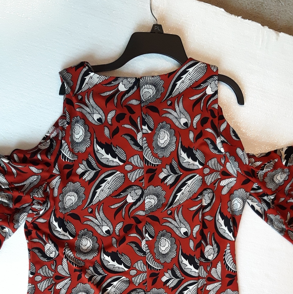 Brick red & black cold shoulder dress size large
